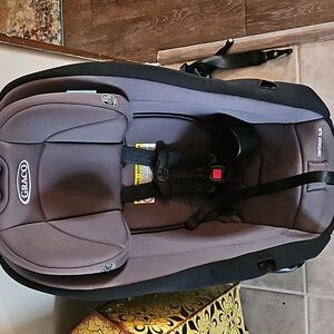 Graco car seat contender slim. Grey and black
